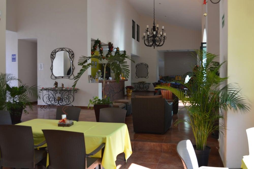 Concierge Plaza La Villa Colima Buitenkant foto