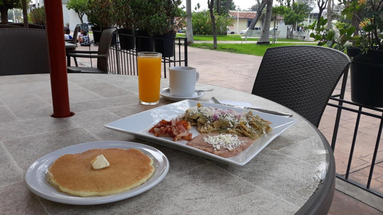 Concierge Plaza La Villa Colima Buitenkant foto